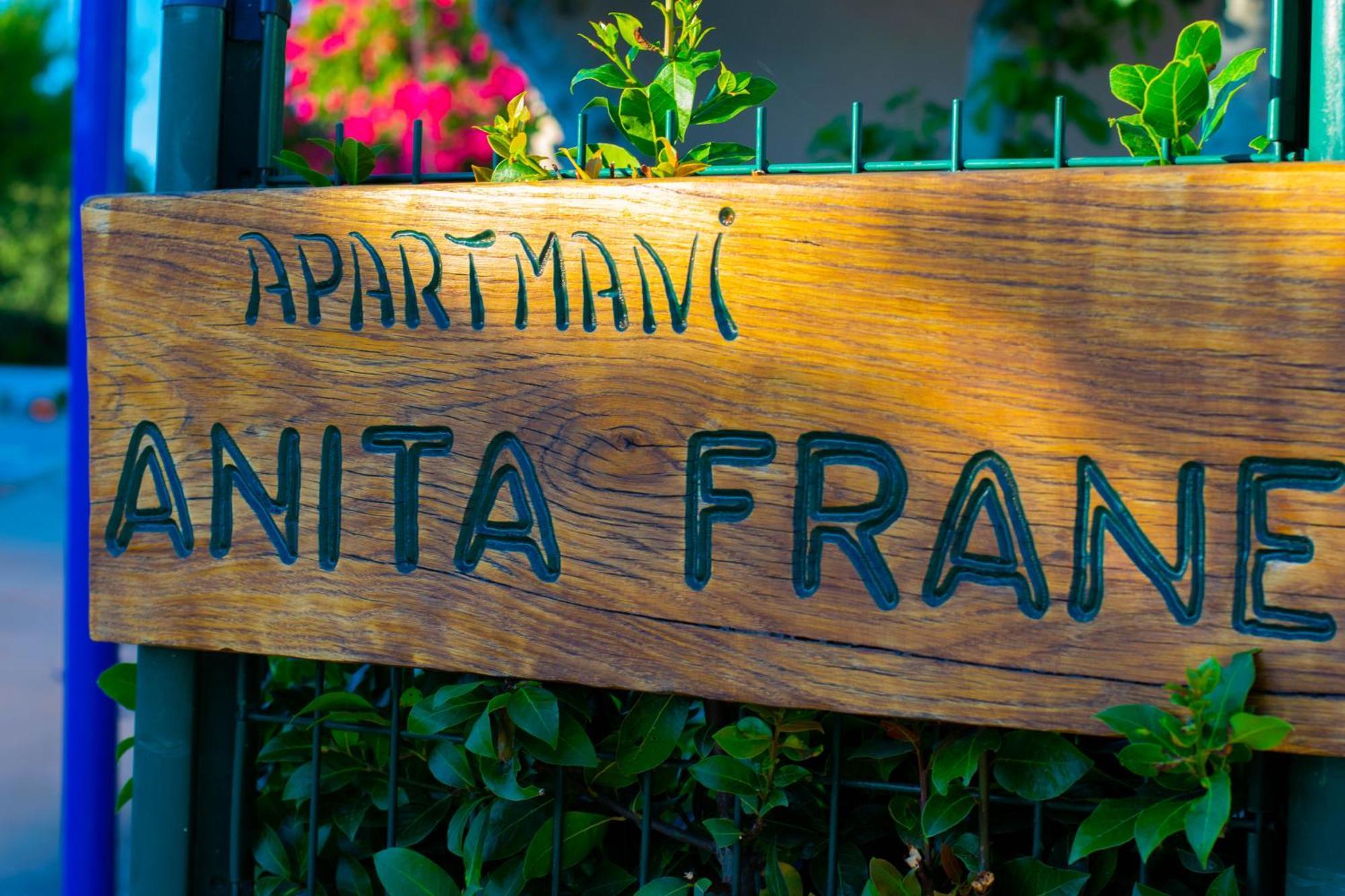 Apartments Anita Frane Vodice Bagian luar foto