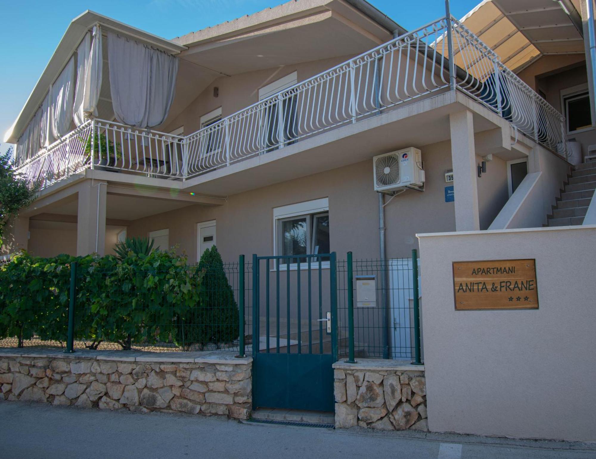 Apartments Anita Frane Vodice Bagian luar foto